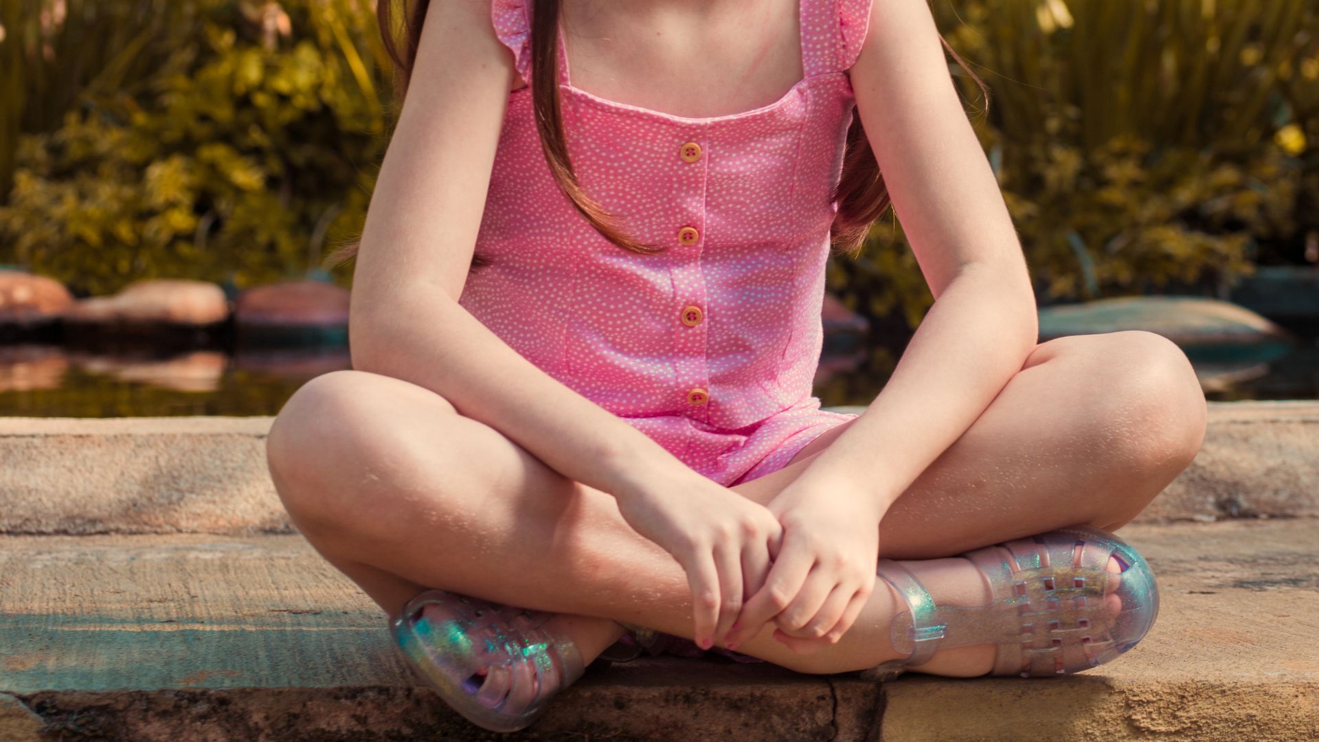 aneta-paidika-pedila-gia-kathimerini-xrisi-me-sosti-stiriksi-pelmatos-kai-ergonomiko-sxediasmo