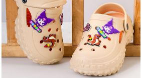 Crocs ή πέδιλα για το καλοκαίρι; Τι να επιλέξετε για το παιδί σας