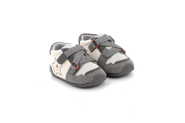 Hug Shoe for Boy Mayoral Color Grey 24-9684-40